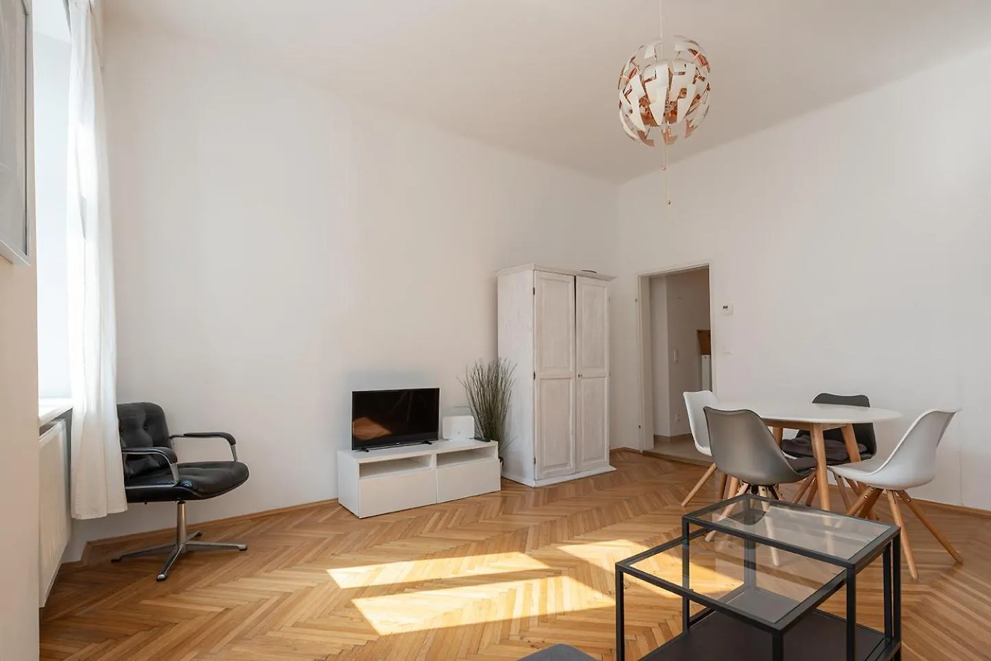 Apartment Zentral Und Ruhig Bei Schoenbrunn Vienna Austria